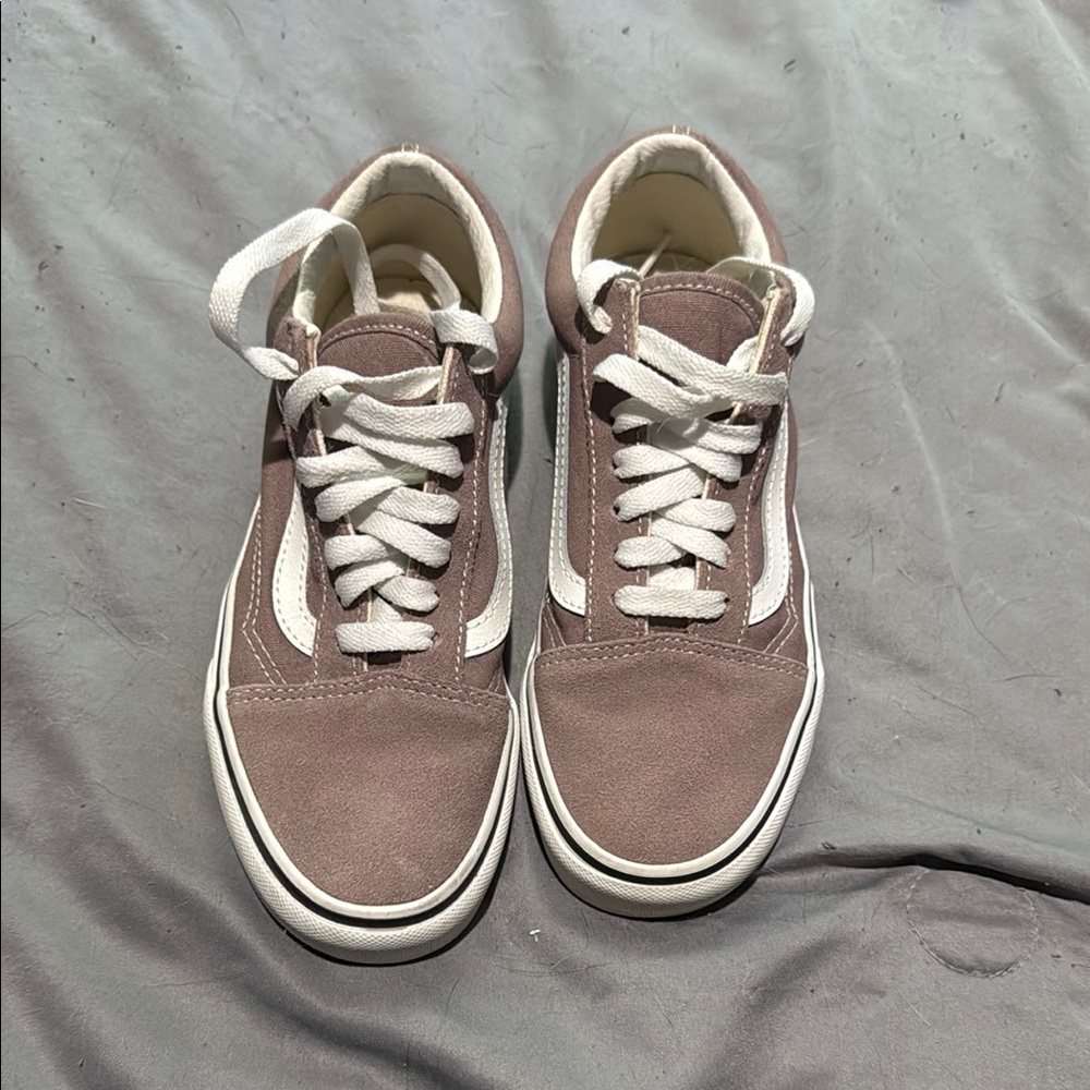 Vans Classic pink and White Low-Tops